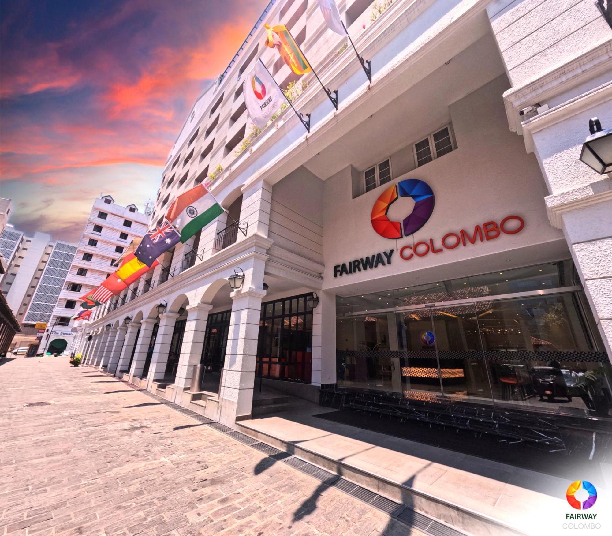 Fairway Colombo - Sri Lanka'S First Hotel With Robot Technology Exterior photo