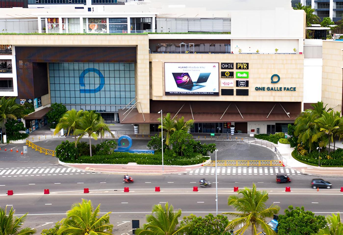 Fairway Colombo - Sri Lanka'S First Hotel With Robot Technology Exterior photo