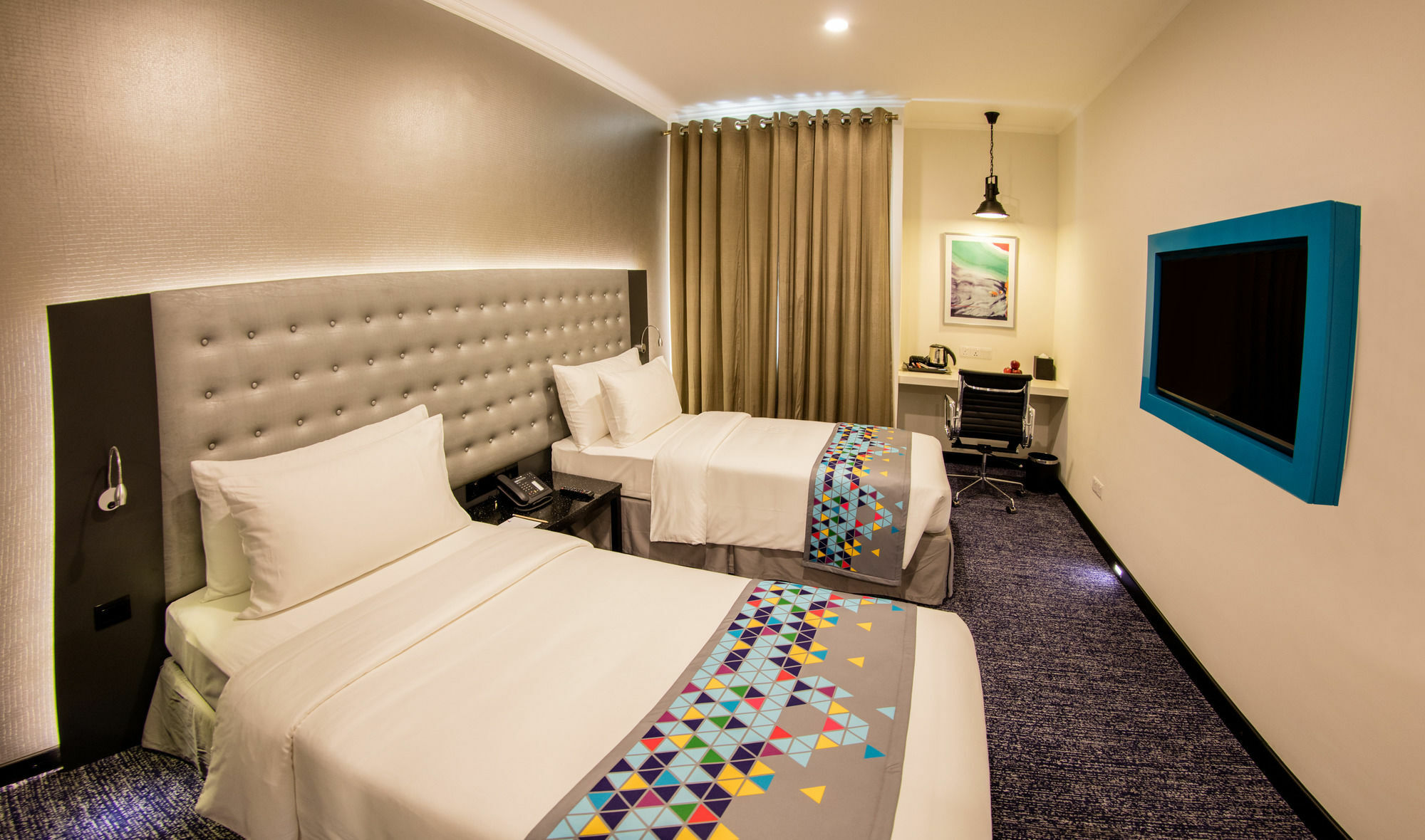 Fairway Colombo - Sri Lanka'S First Hotel With Robot Technology Exterior photo