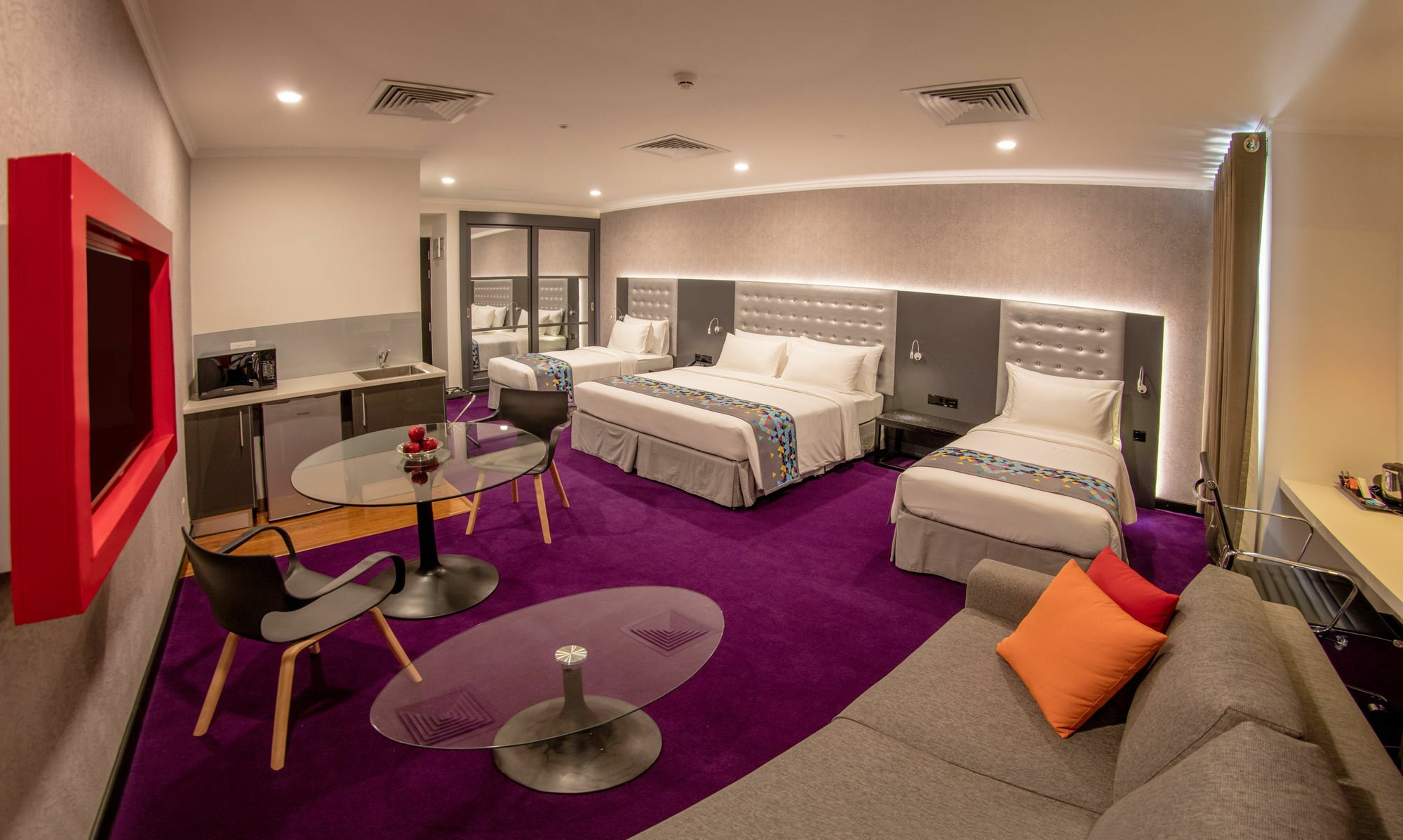 Fairway Colombo - Sri Lanka'S First Hotel With Robot Technology Exterior photo