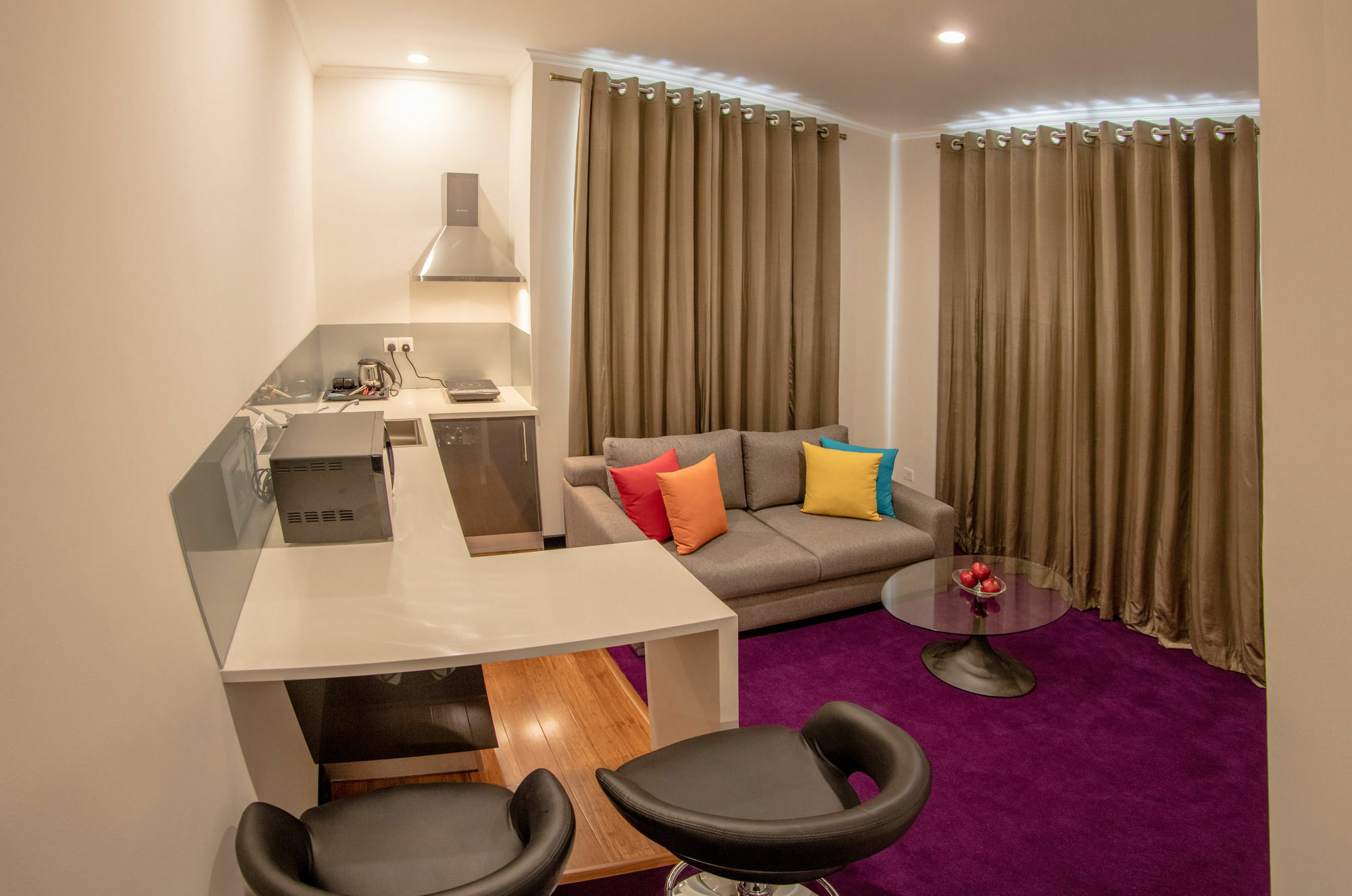 Fairway Colombo - Sri Lanka'S First Hotel With Robot Technology Exterior photo