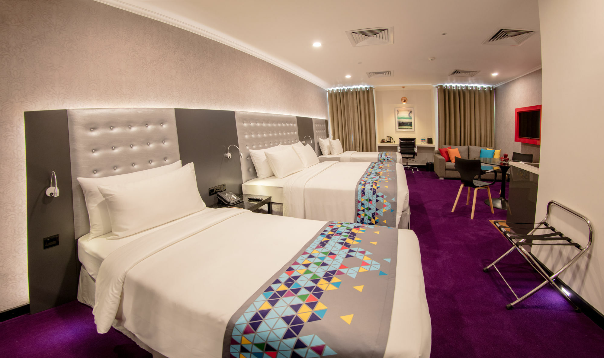Fairway Colombo - Sri Lanka'S First Hotel With Robot Technology Exterior photo