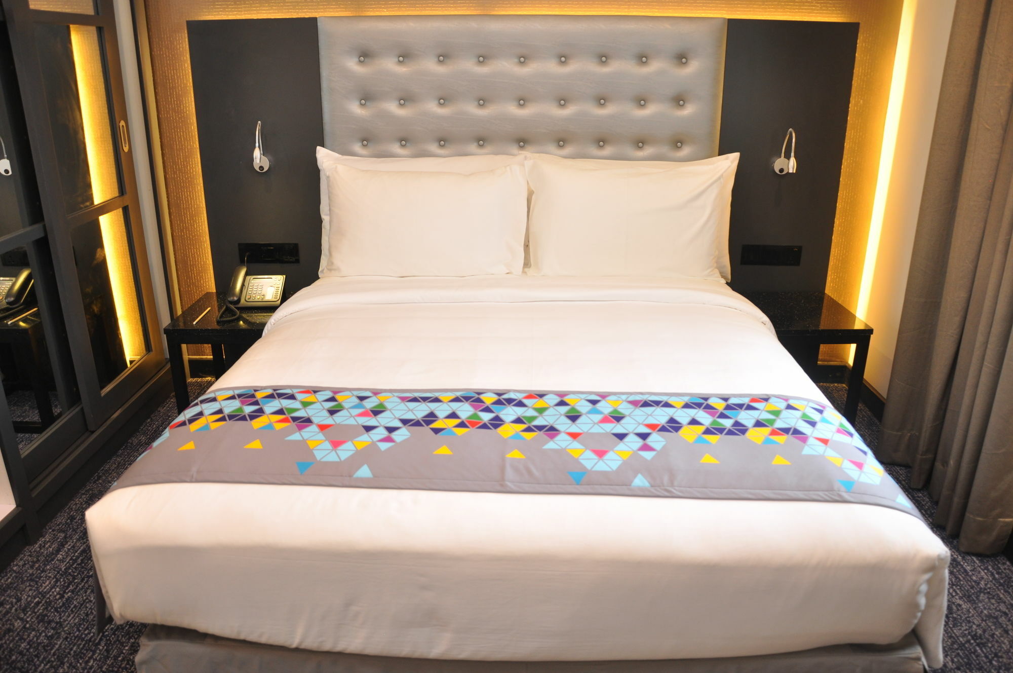 Fairway Colombo - Sri Lanka'S First Hotel With Robot Technology Exterior photo